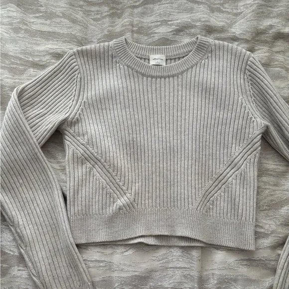 Aritzia Wilfred Free Boland sweater - Picture 3 of 3